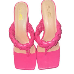 Mata fuchsia woven chunky block heel sandals Sz 9